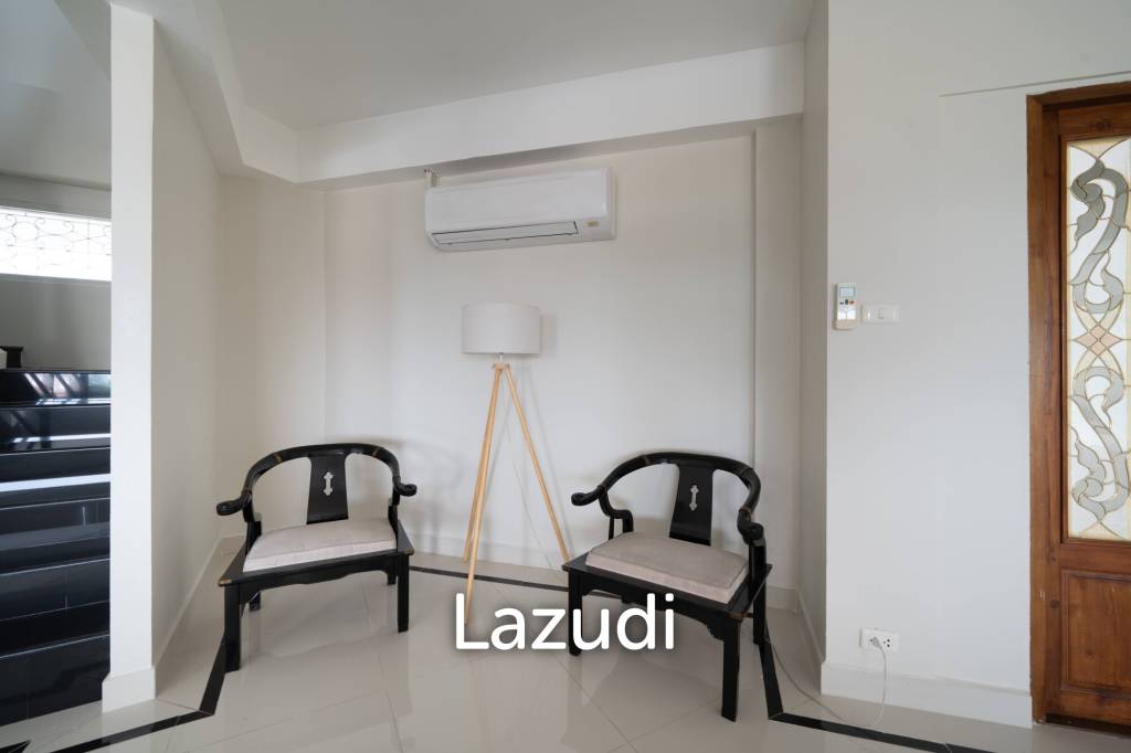 4 Beds 4 Baths 361 SQ.M. Somphong Condotel