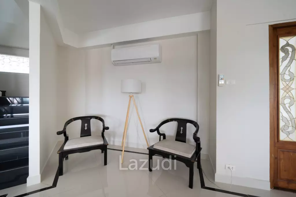 4 Beds 4 Baths 361 SQ.M. Somphong Condotel