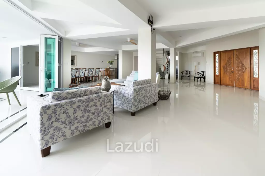 4 Beds 4 Baths 361 SQ.M. Somphong Condotel