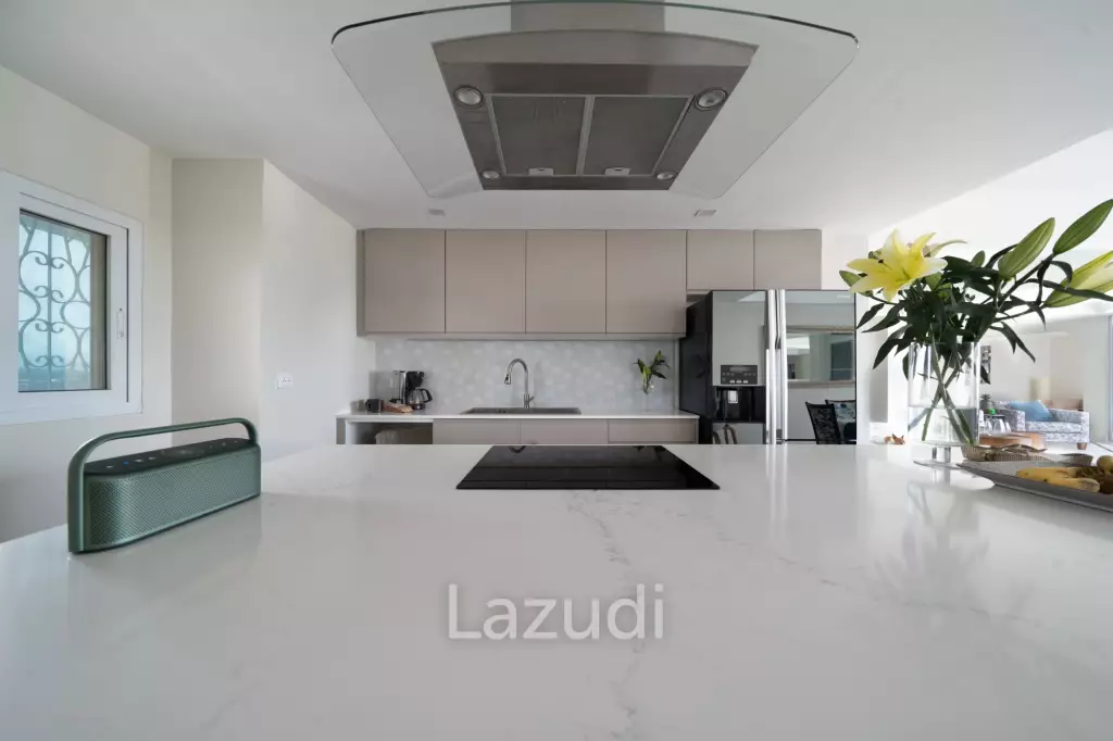 4 Beds 4 Baths 361 SQ.M. Somphong Condotel