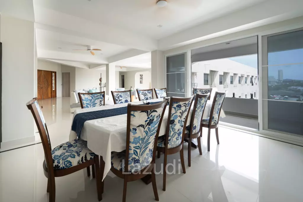 4 Beds 4 Baths 361 SQ.M. Somphong Condotel