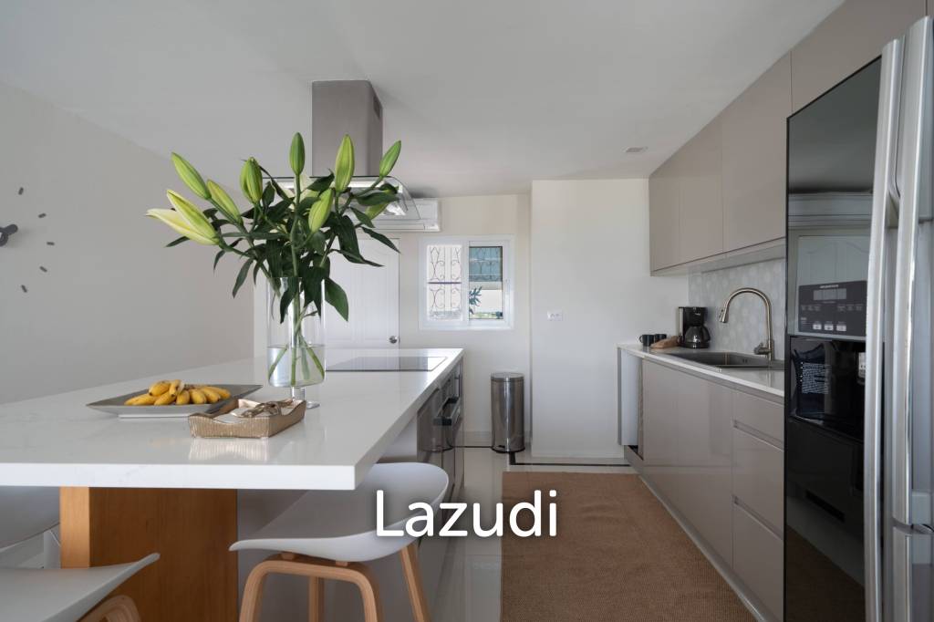 4 Beds 4 Baths 361 SQ.M. Somphong Condotel