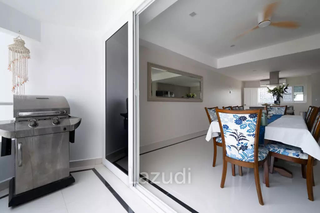 4 Beds 4 Baths 361 SQ.M. Somphong Condotel
