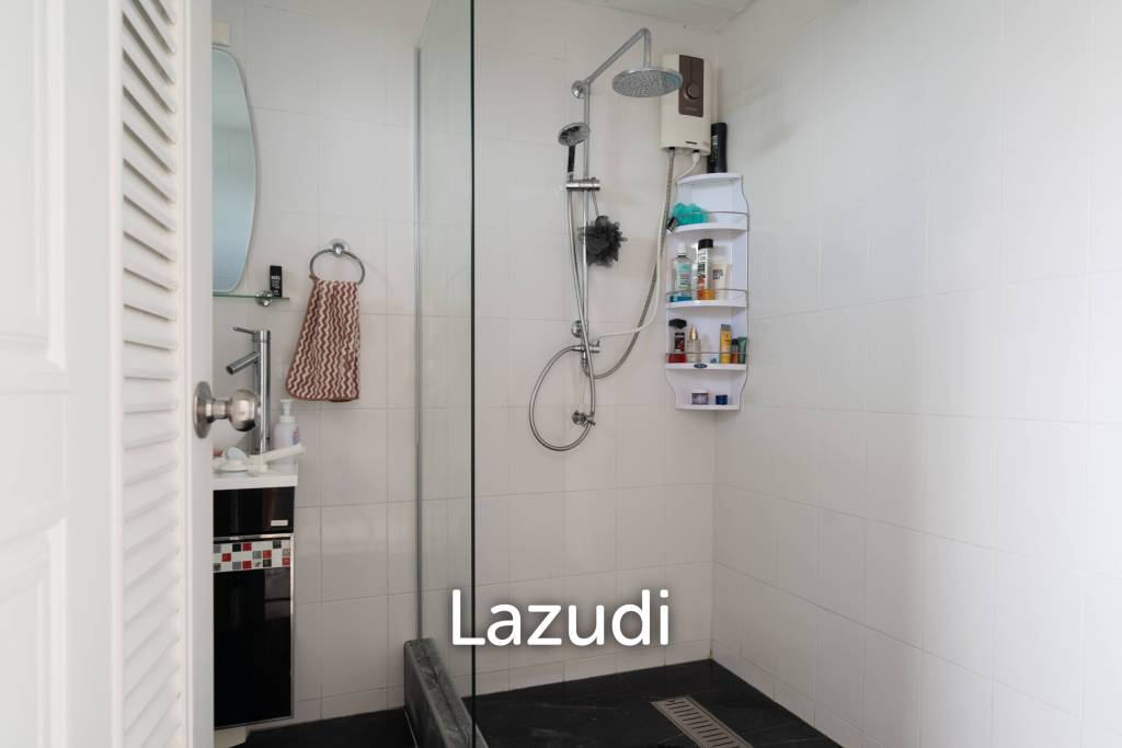 4 Beds 4 Baths 361 SQ.M. Somphong Condotel