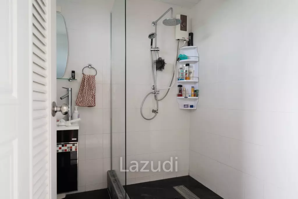 4 Beds 4 Baths 361 SQ.M. Somphong Condotel