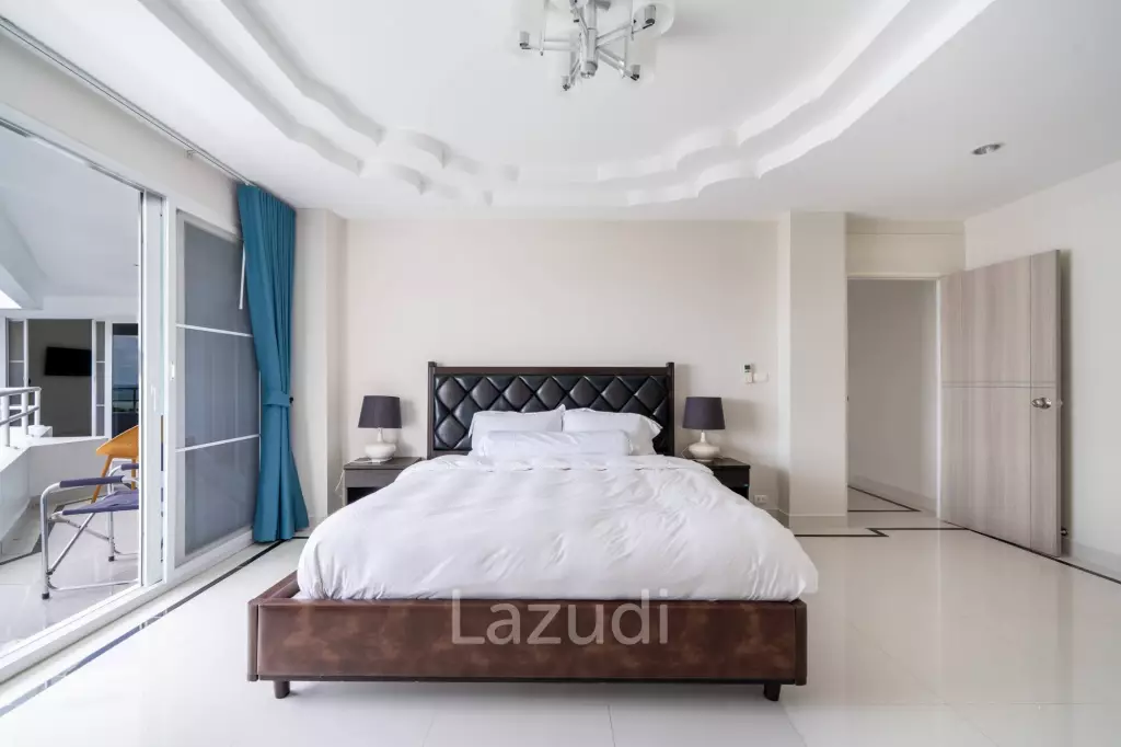 4 Beds 4 Baths 361 SQ.M. Somphong Condotel