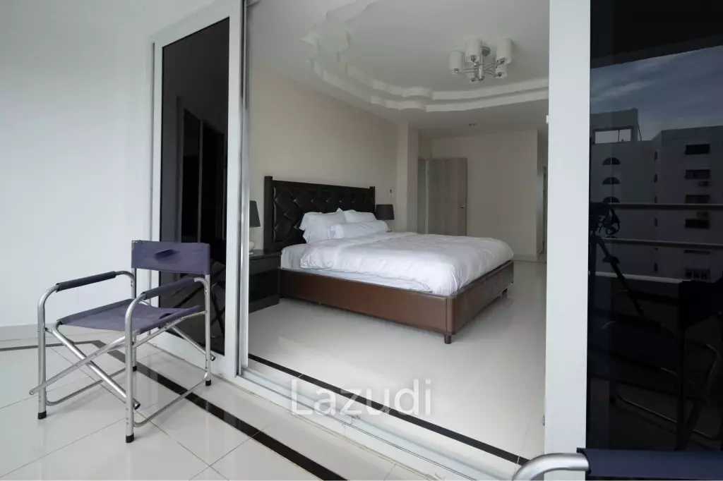 4 Beds 4 Baths 361 SQ.M. Somphong Condotel