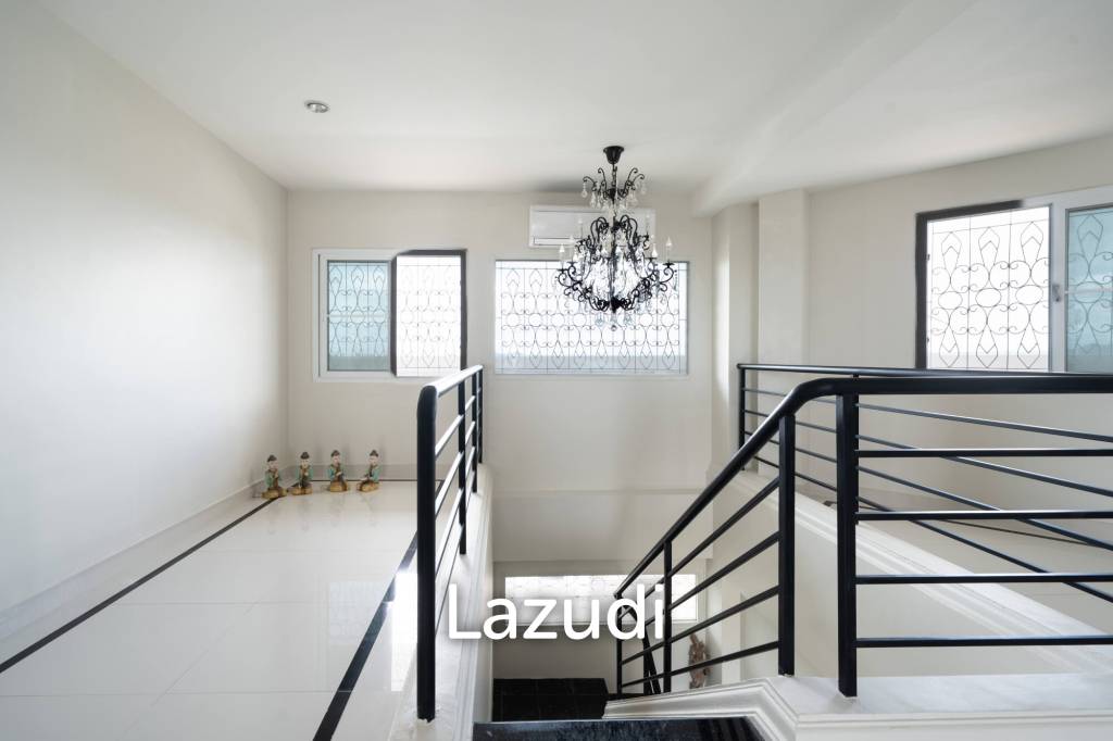 4 Beds 4 Baths 361 SQ.M. Somphong Condotel