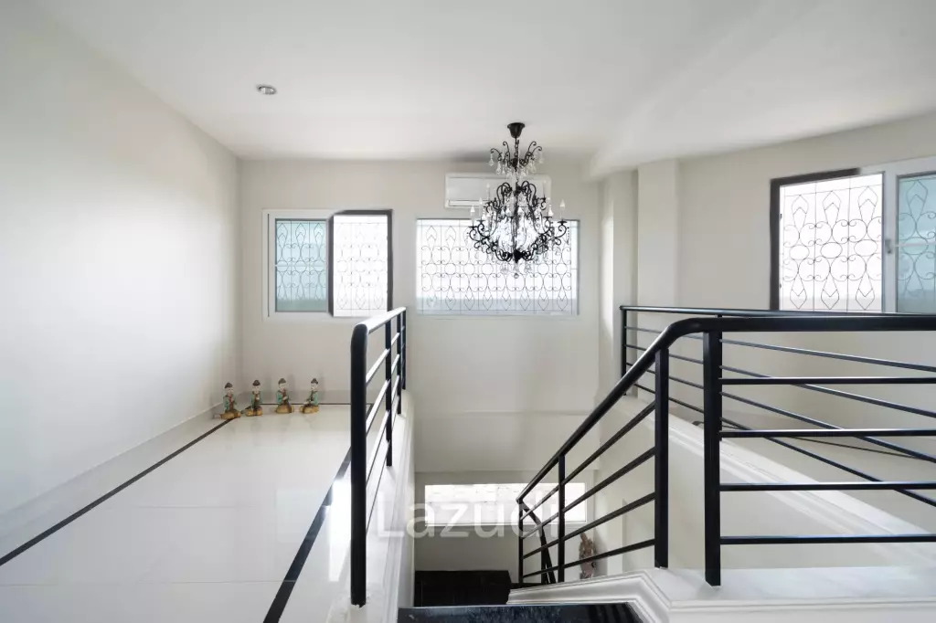 4 Beds 4 Baths 361 SQ.M. Somphong Condotel