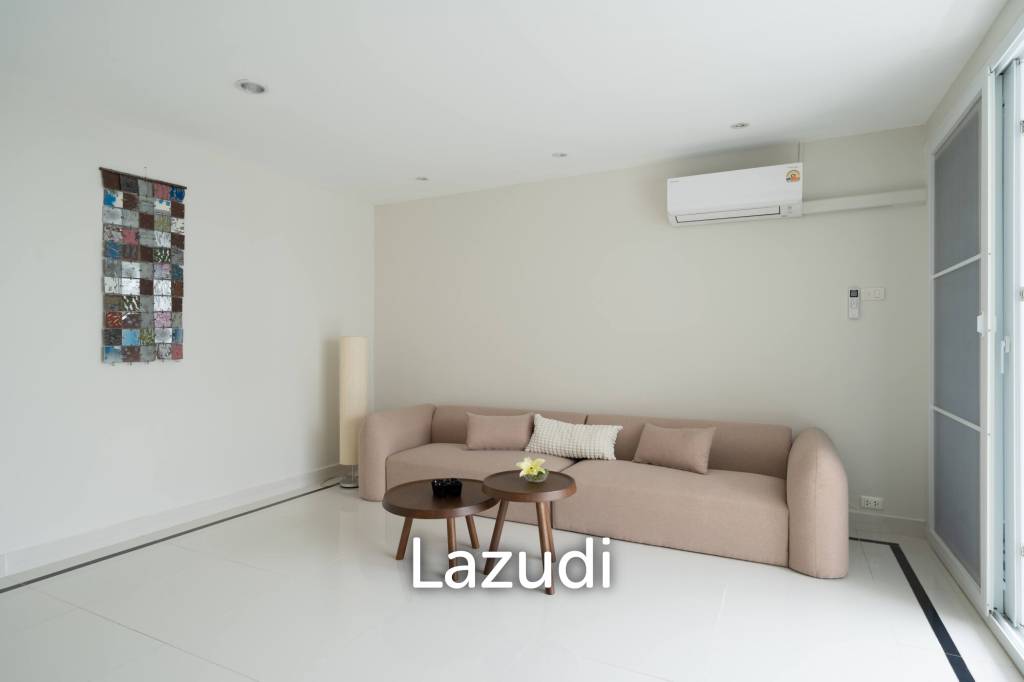 4 Beds 4 Baths 361 SQ.M. Somphong Condotel