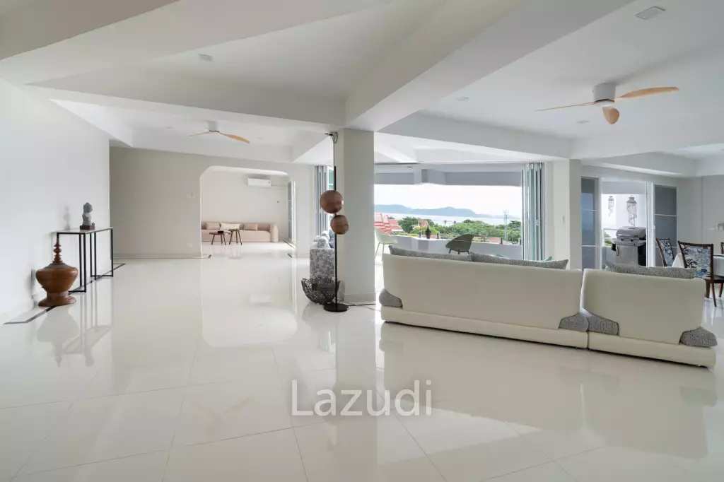 4 Beds 4 Baths 361 SQ.M. Somphong Condotel