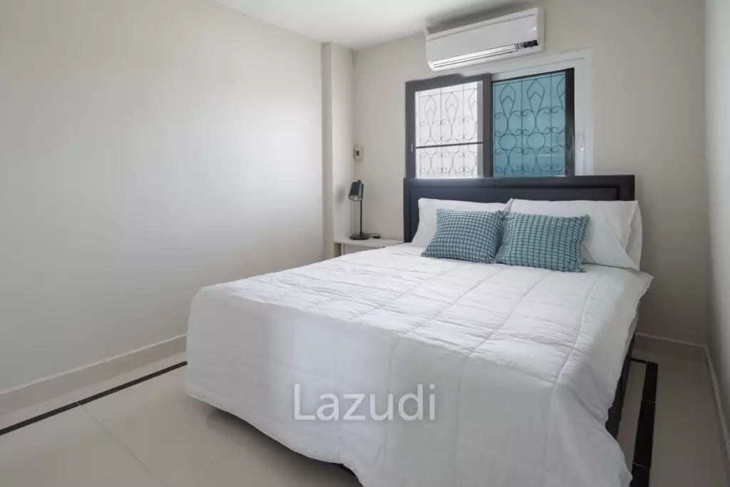 4 Beds 4 Baths 361 SQ.M. Somphong Condotel