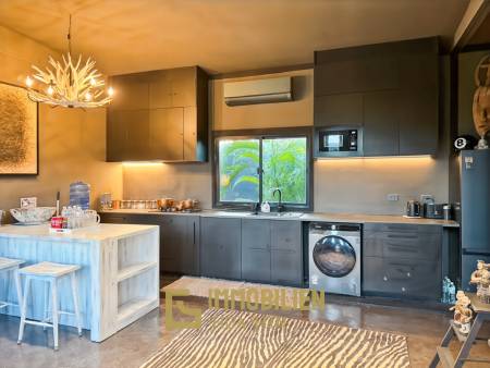 Terrain de 2 400 m² / ameublement moderne / jardin paysager extravagant