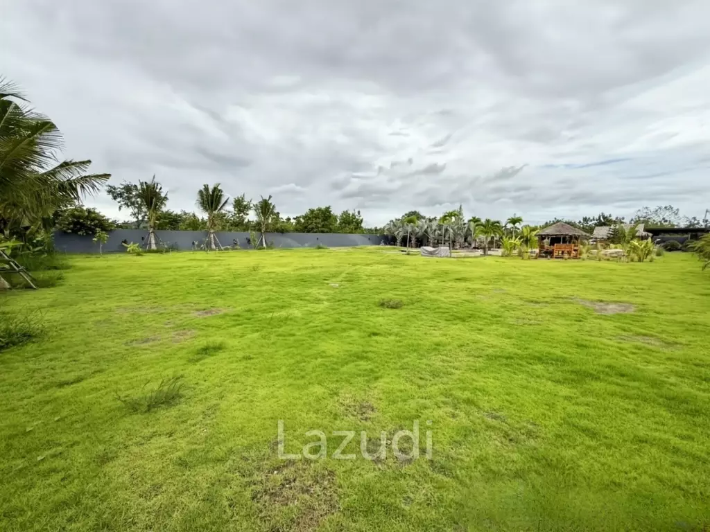 Exclusive Land for Sale with 1-Bed Villa in Thap Tai, Hua Hin