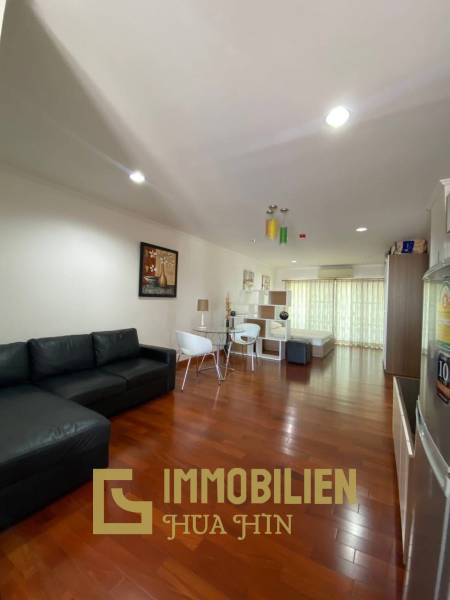Geräumige möblierte Eigentumswohnung im Baan Klang Hua Hin