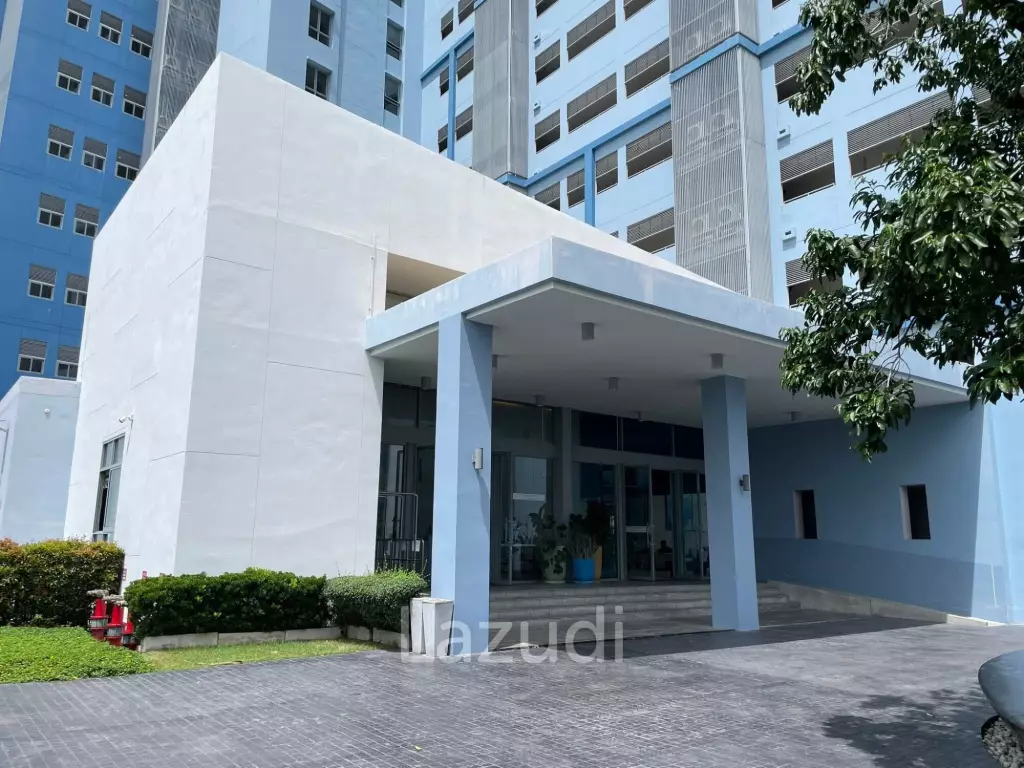 Beachfront 1 Bedroom Condo at BLU Diamond Cha Am