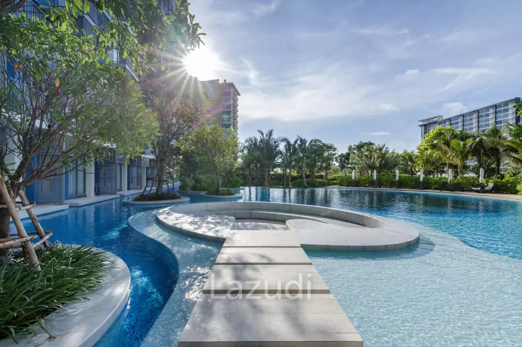 Beachfront 1 Bedroom Condo at BLU Diamond Cha Am