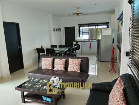 Pool Villa mit 3 Schlafzimmern und 3 Badezimmern auf 150 qm in Soi Hua Hin 102