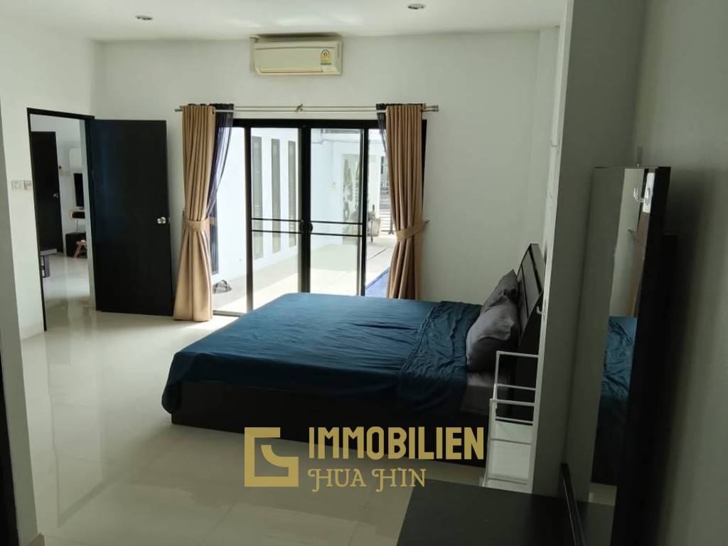Pool Villa mit 3 Schlafzimmern und 3 Badezimmern auf 150 qm in Soi Hua Hin 102