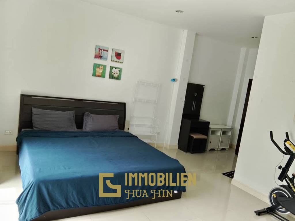 Pool Villa mit 3 Schlafzimmern und 3 Badezimmern auf 150 qm in Soi Hua Hin 102