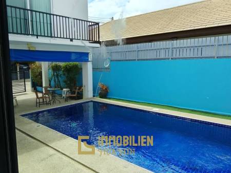 Pool Villa mit 3 Schlafzimmern und 3 Badezimmern auf 150 qm in Soi Hua Hin 102