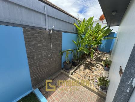 Pool Villa mit 3 Schlafzimmern und 3 Badezimmern auf 150 qm in Soi Hua Hin 102