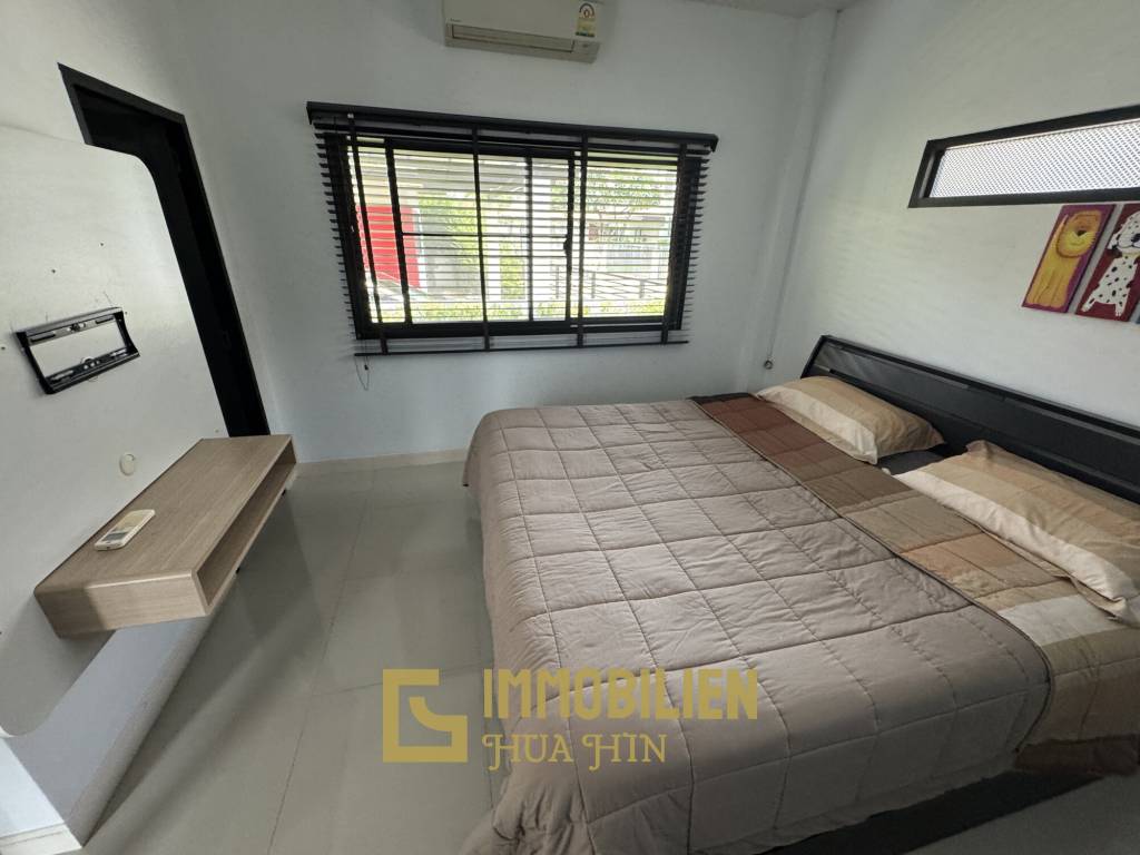 Pool Villa mit 3 Schlafzimmern und 3 Badezimmern auf 150 qm in Soi Hua Hin 102