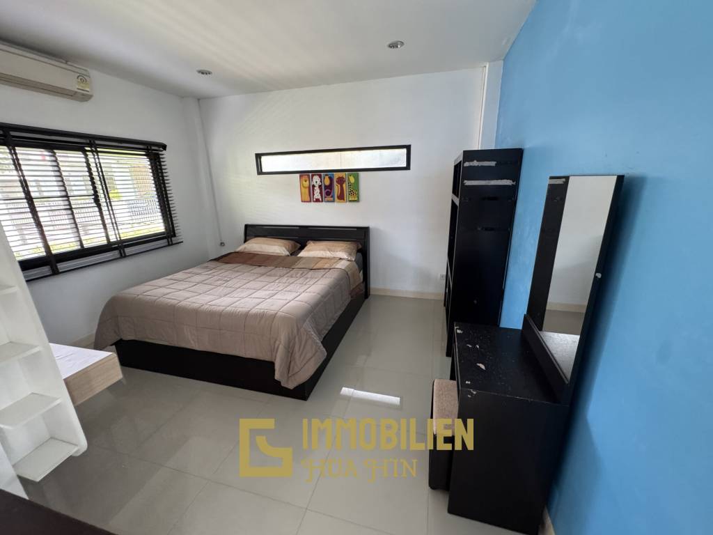 Pool Villa mit 3 Schlafzimmern und 3 Badezimmern auf 150 qm in Soi Hua Hin 102