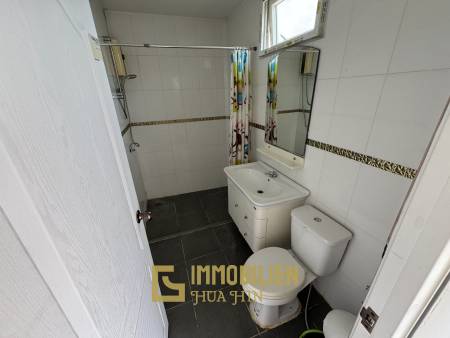 Pool Villa mit 3 Schlafzimmern und 3 Badezimmern auf 150 qm in Soi Hua Hin 102