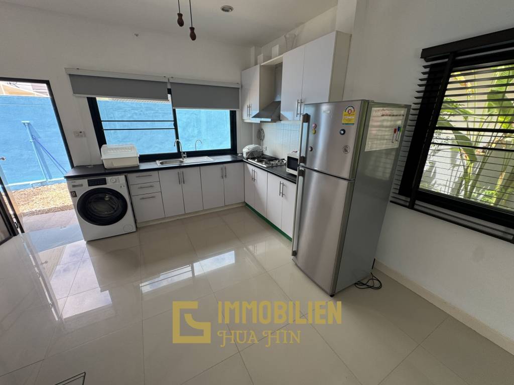 Pool Villa mit 3 Schlafzimmern und 3 Badezimmern auf 150 qm in Soi Hua Hin 102