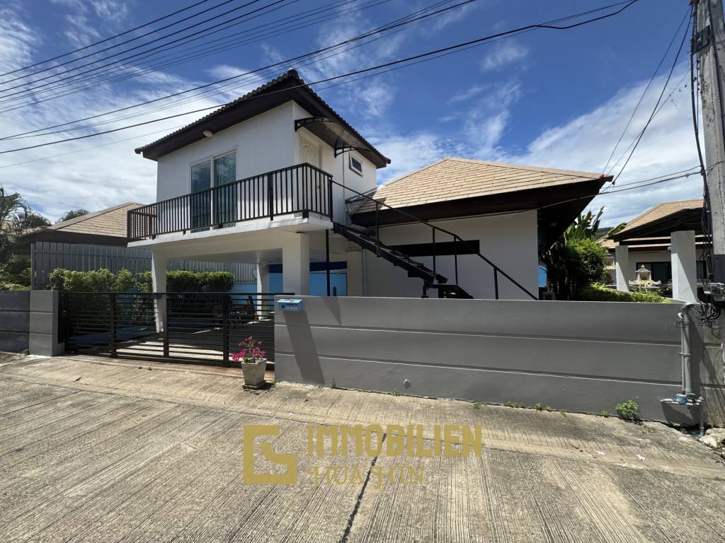 Pool Villa mit 3 Schlafzimmern und 3 Badezimmern auf 150 qm in Soi Hua Hin 102