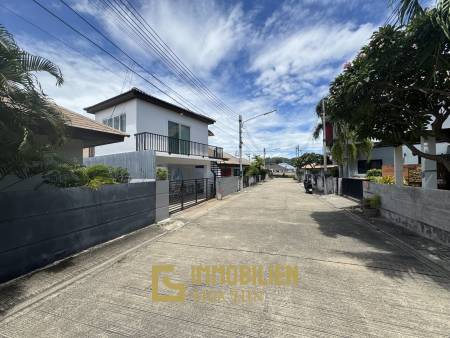 Pool Villa mit 3 Schlafzimmern und 3 Badezimmern auf 150 qm in Soi Hua Hin 102