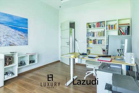 BAAN PHU THARA - Modern 3-Bedroom Villa with Private Pool, Smart Home Features, and Solar Power