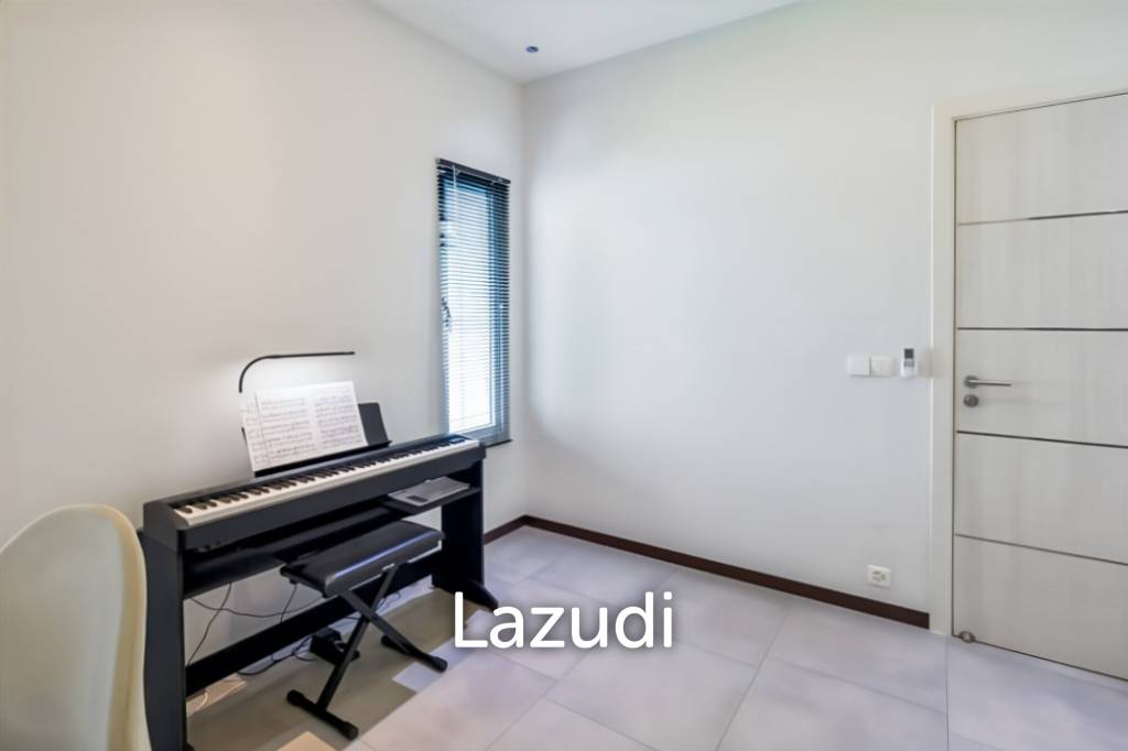 BAAN PHU THARA - Modern 3-Bedroom Villa with Private Pool, Smart Home Features, and Solar Power