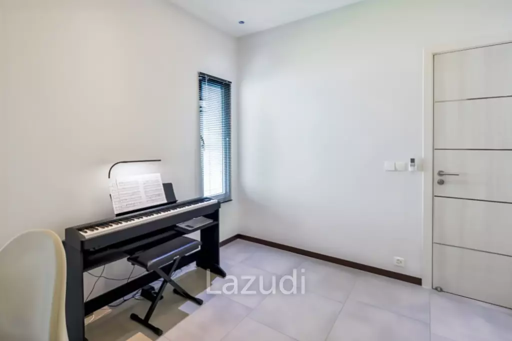 BAAN PHU THARA - Modern 3-Bedroom Villa with Private Pool, Smart Home Features, and Solar Power