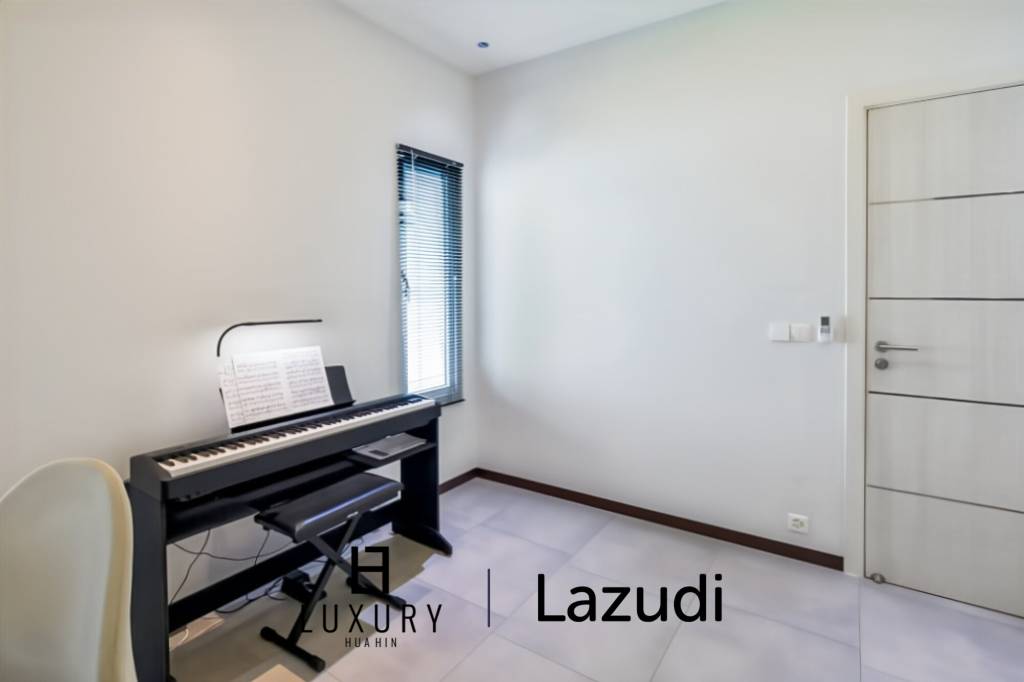 BAAN PHU THARA - Modern 3-Bedroom Villa with Private Pool, Smart Home Features, and Solar Power