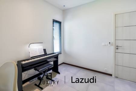 BAAN PHU THARA - Modern 3-Bedroom Villa with Private Pool, Smart Home Features, and Solar Power