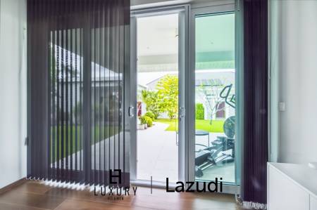 BAAN PHU THARA - Modern 3-Bedroom Villa with Private Pool, Smart Home Features, and Solar Power