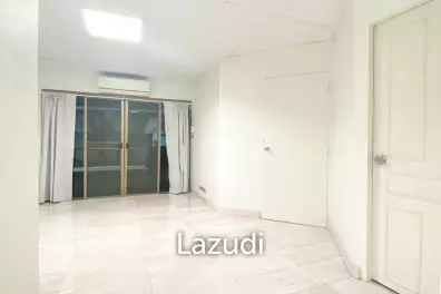 2 Bedroom 2 Bathroom 96 Sq.m Thonglor Tower