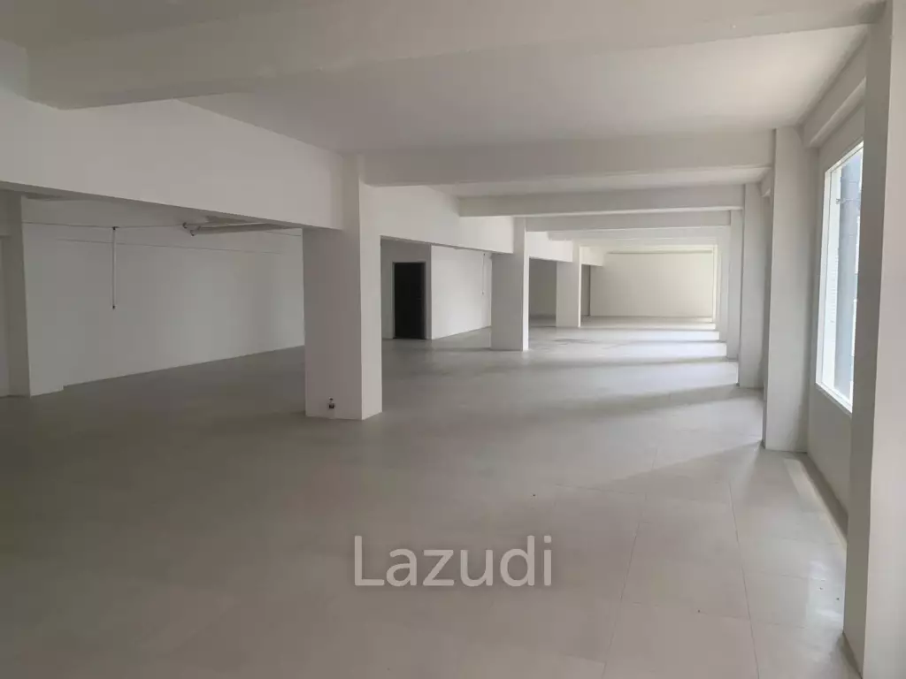 Retail Opportunity in The Raya Surawong Bangkok