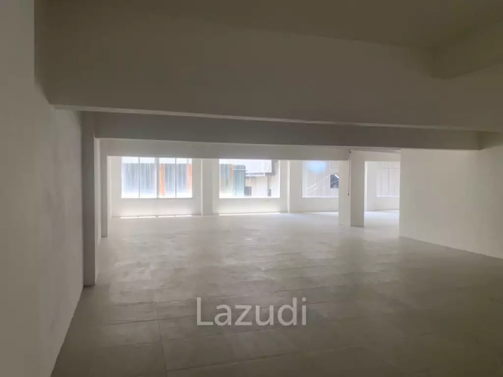 Retail Opportunity in The Raya Surawong Bangkok