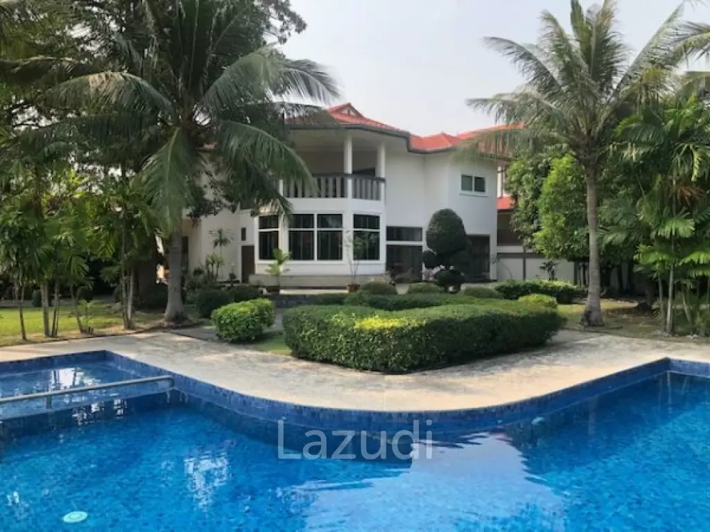 Good Quality + Design 5 Bed Pool Villa