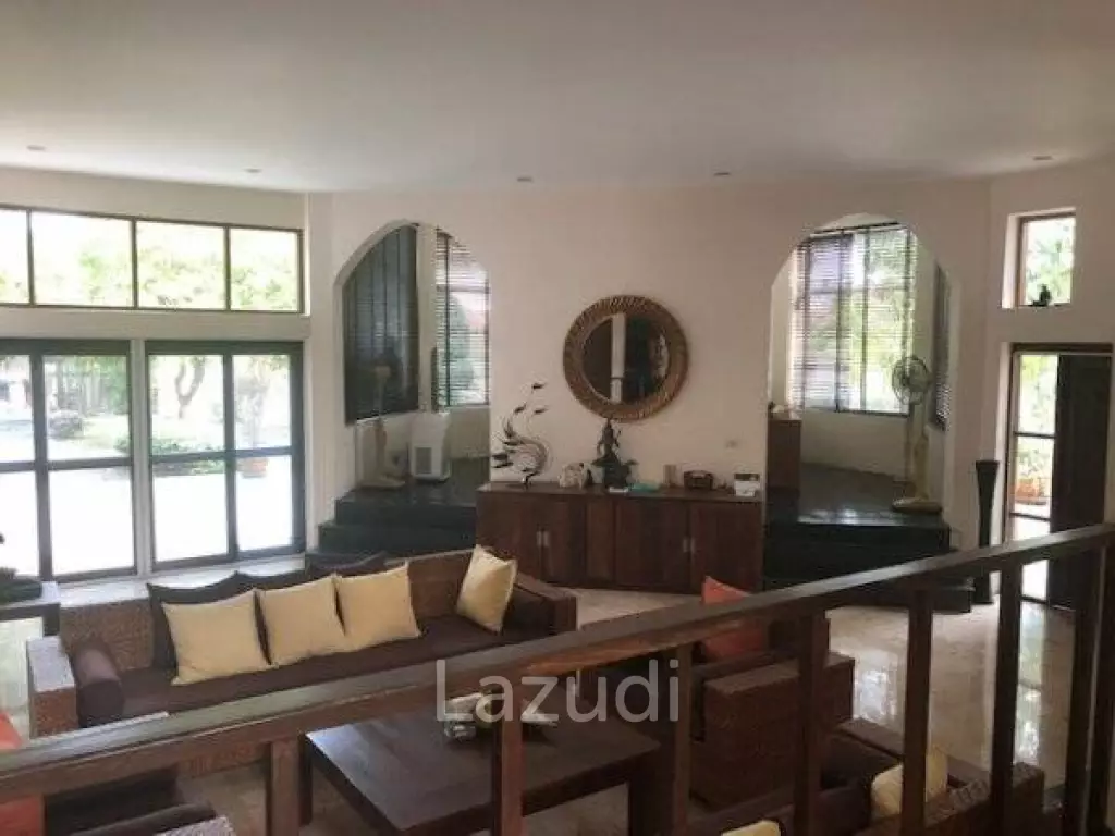 Good Quality + Design 5 Bed Pool Villa