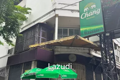 Spacious Retail Space in Prime Bang Rak Location