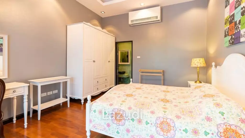 3-Bedroom Pool Villa for Sale in Land & Houses, Chalong