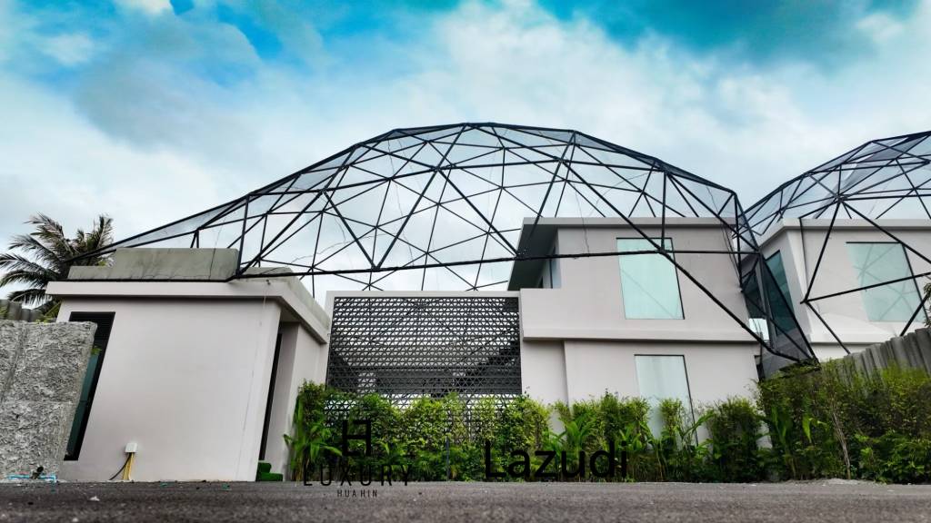 Luxury Fully Furnished Villa in Hua Hin