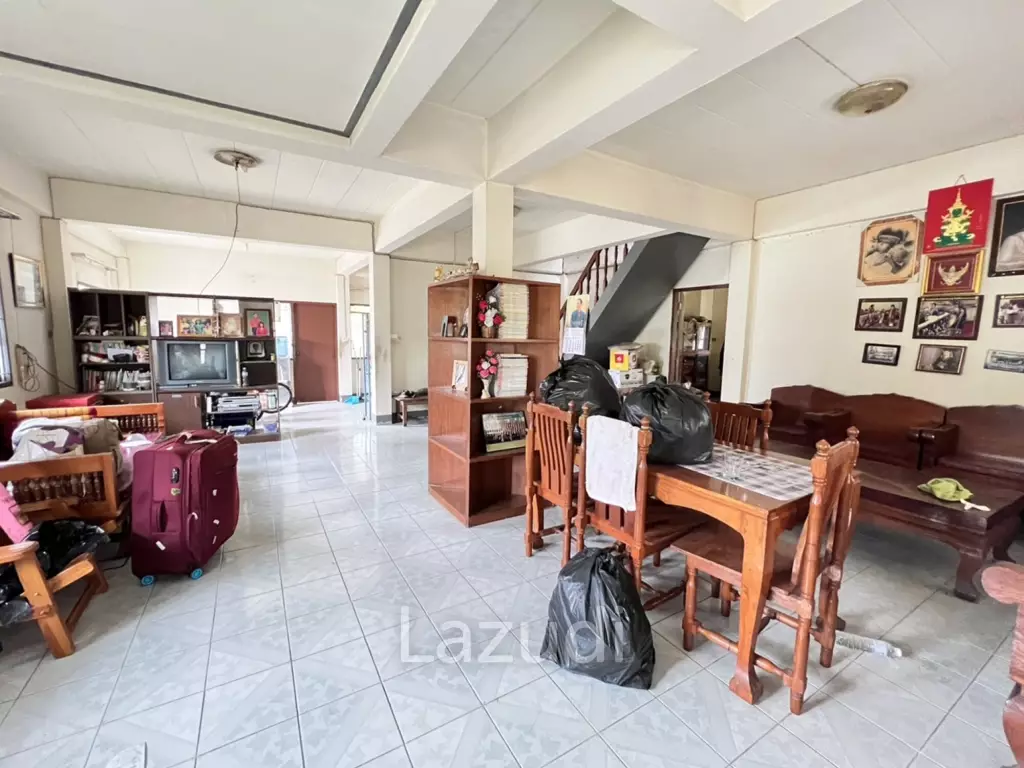 1 Rai Land For Sale With a building Near to Main Road.
