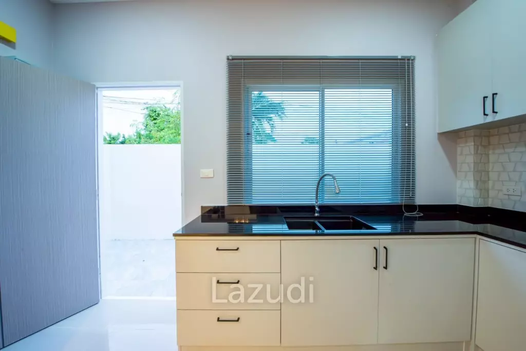 3 Beds 4 Baths 200 SQ.M. Villa In Khaomakok