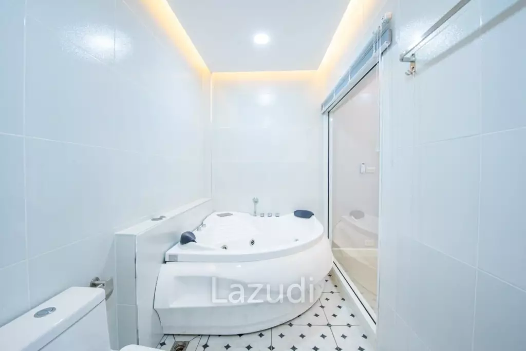 3 Beds 4 Baths 200 SQ.M. Villa In Khaomakok