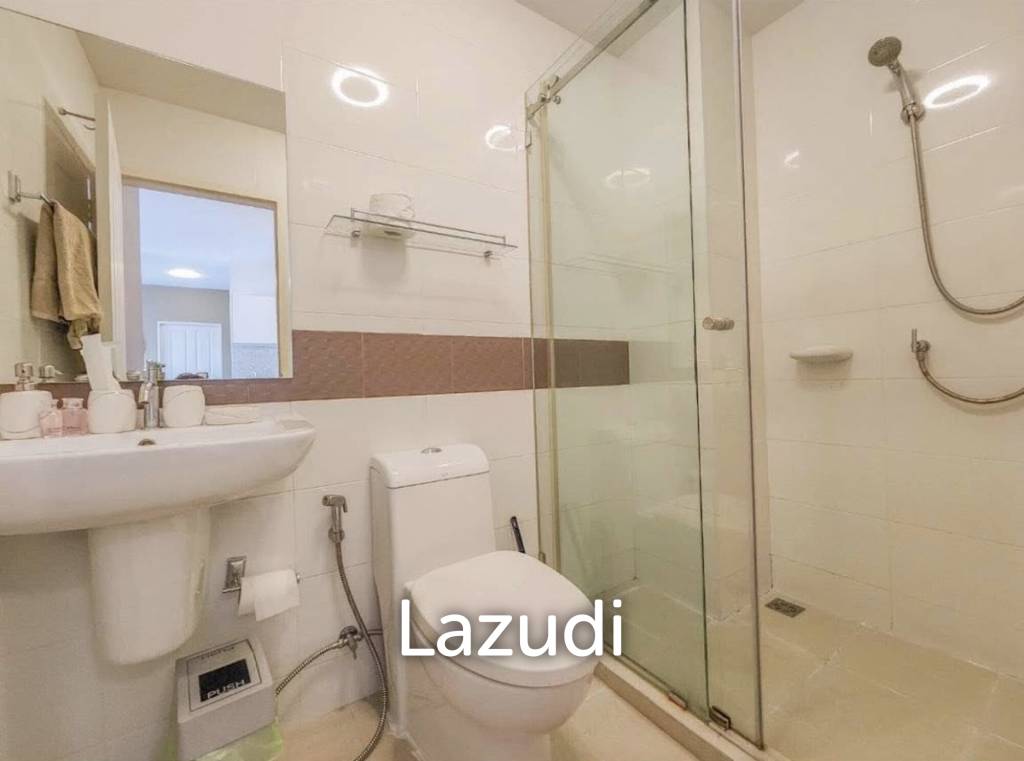 The Trust Condo: 2-Bedroom, 2 bathroom close to beach